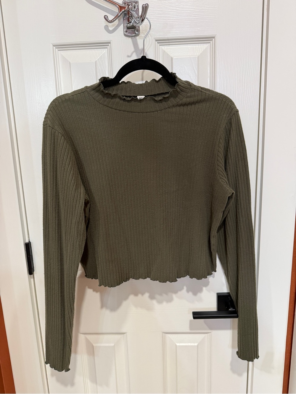 BP Ribbed Long-Sleeve Crop Top - Olive Green